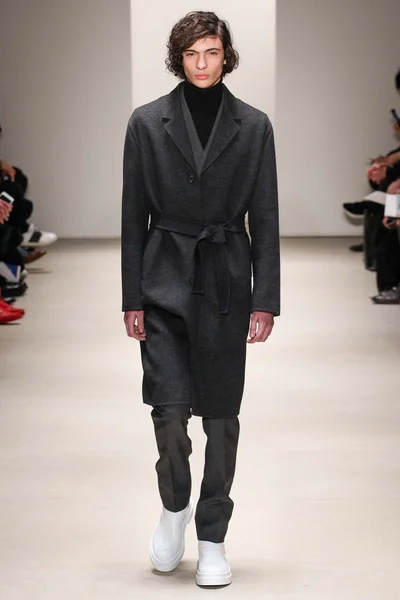 Look 11